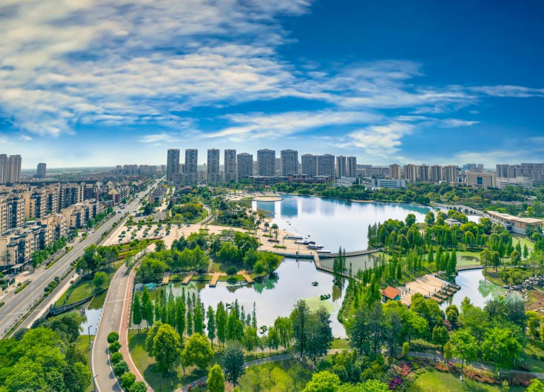 什邡城市.jpg